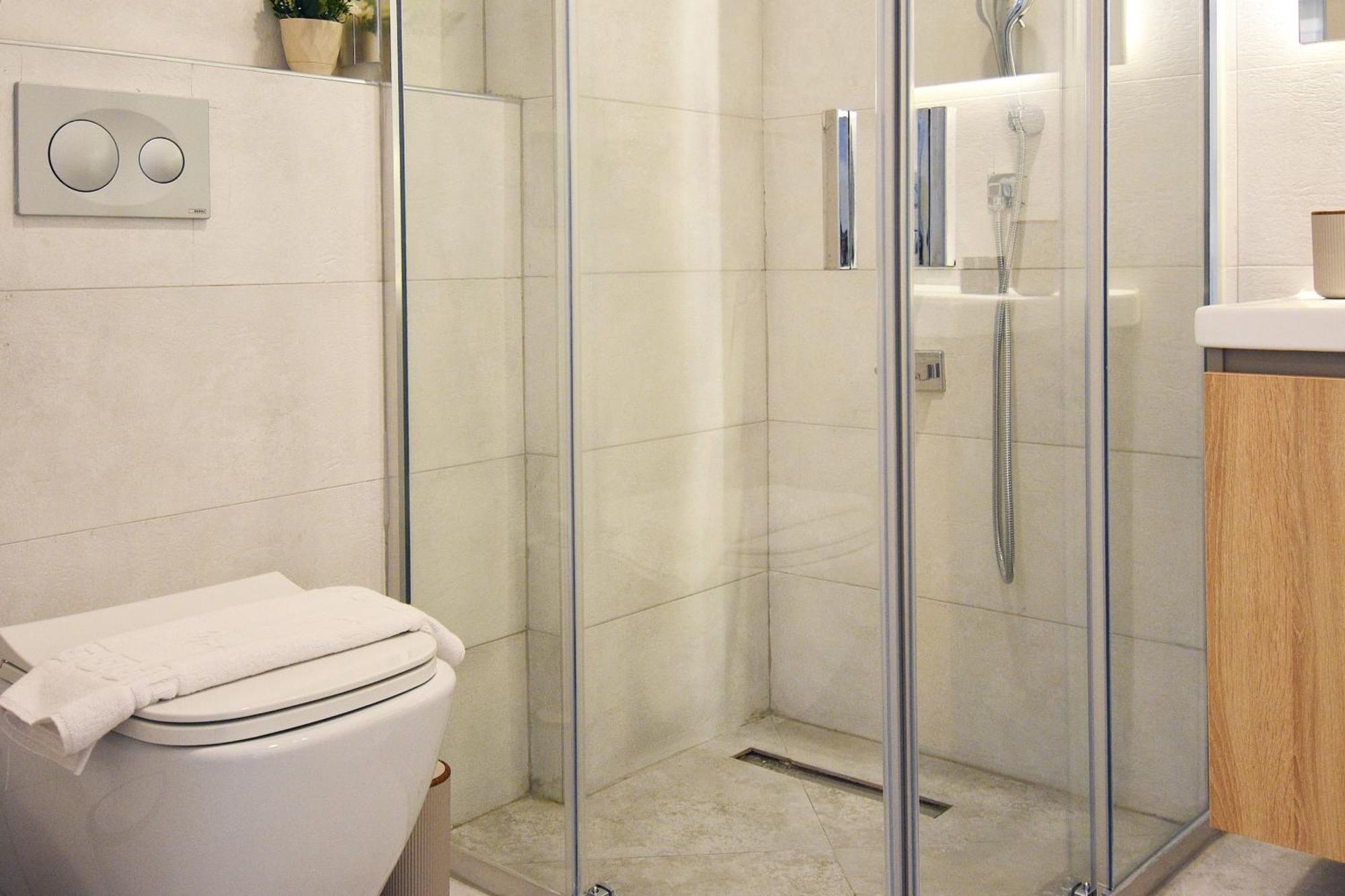 Cozy 1br Perfect Blend Of Comfort & Style